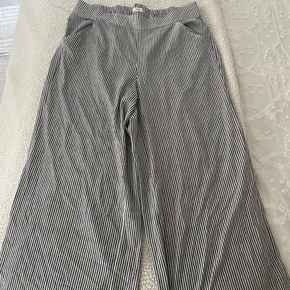 Light wide leg pants